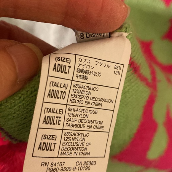 💲🔻CLEARANCE🔻 Disney I ❤️ Mickey Scarf - Picture 4 of 4